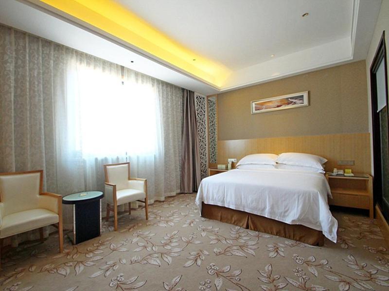 Vienna Waigaoqiao Hotel